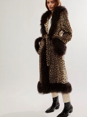 Charlotte Simone Coat SIZE M 🐆